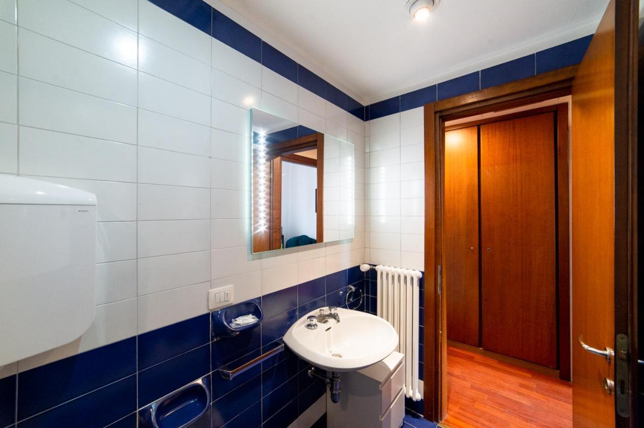 Hbhall Brera 59 Милано Екстериор снимка